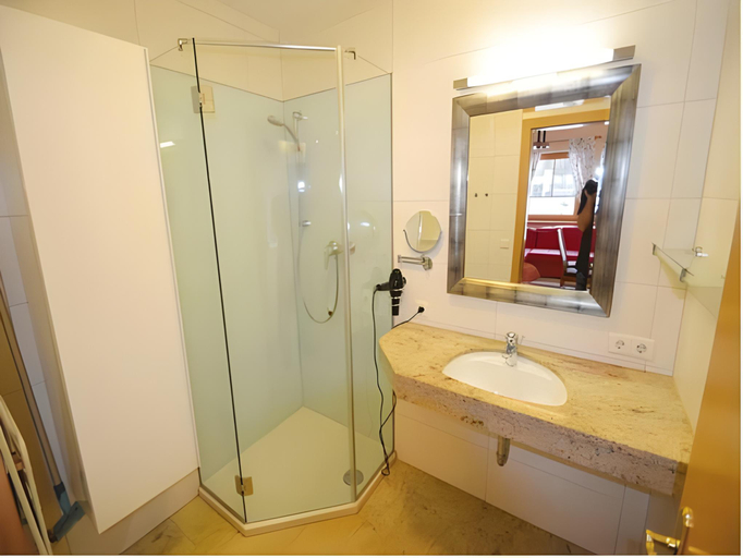 Bathroom, Ferienwohnungen Karlingerhof am See, Schwaz