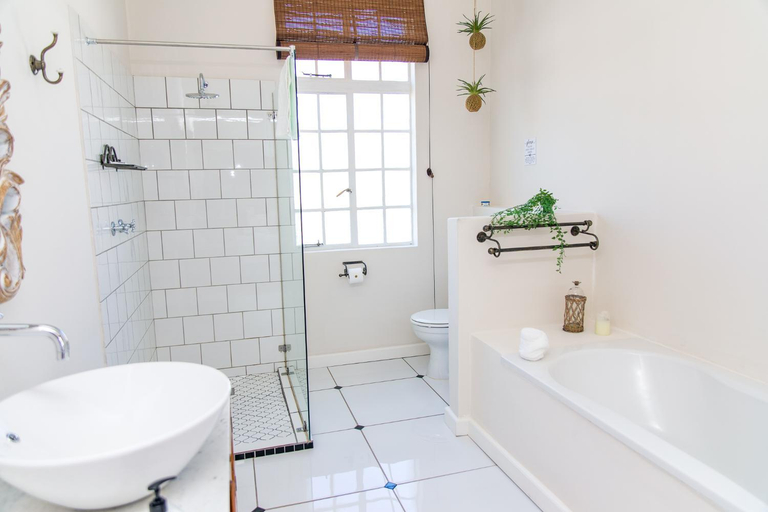 Bathroom, Herberg Manor, Cacadu