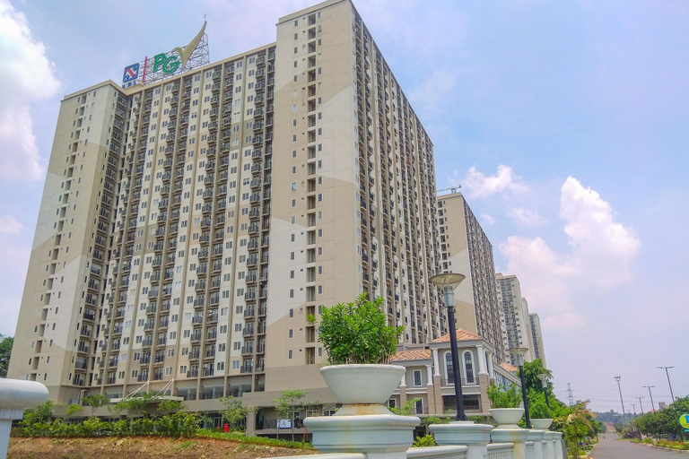Exterior & Views 2, Nice and Comfort 1BR with Extra Room at Podomoro Golf View Apartment, Bogor