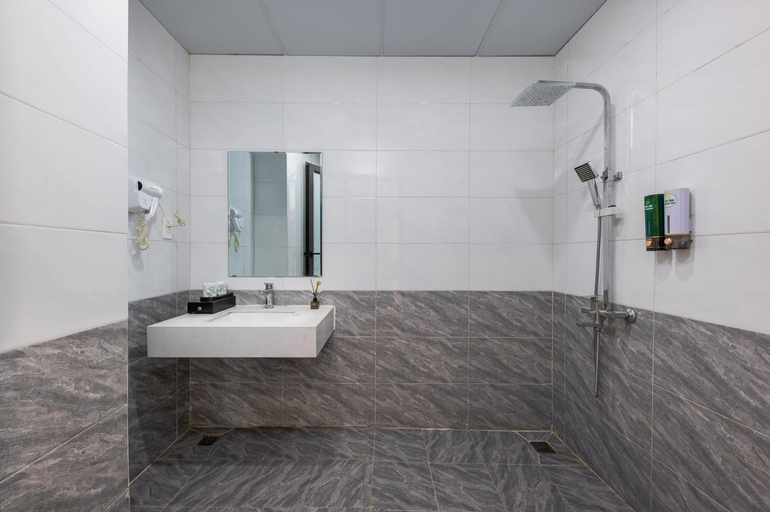 Bathroom 3, CatBa Green Pearl Hotel, Cát Hải