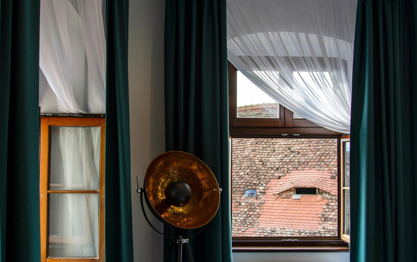 Others 4, Kleines Hotel, Sibiu