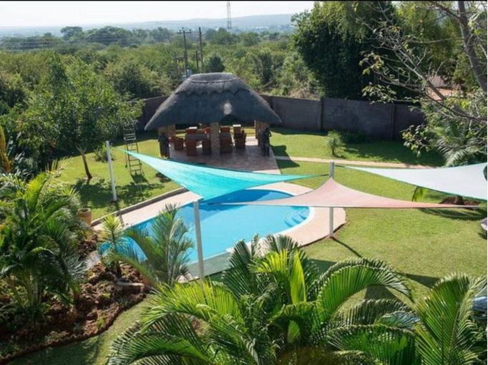 Sport & Beauty, Zambezi Family Lodge - Leopard Room, Hwange