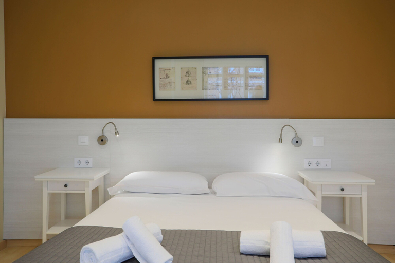 Bedroom 2, Sagrada Familia Flats, Barcelona