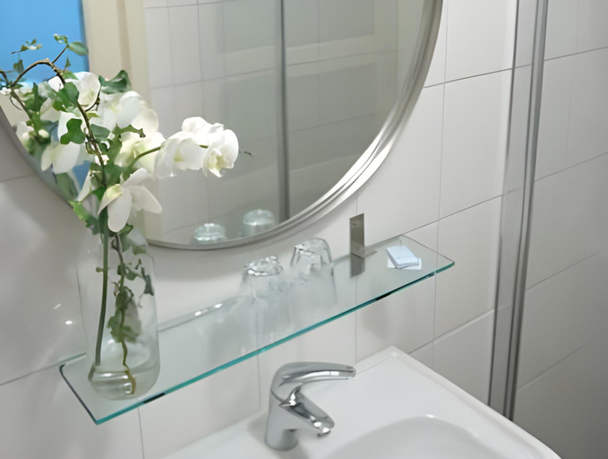 Bathroom 3, B&B Posthoorn, Hoorn