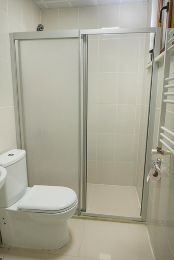 Bathroom 3, Koçak Pansiyon, Fatih