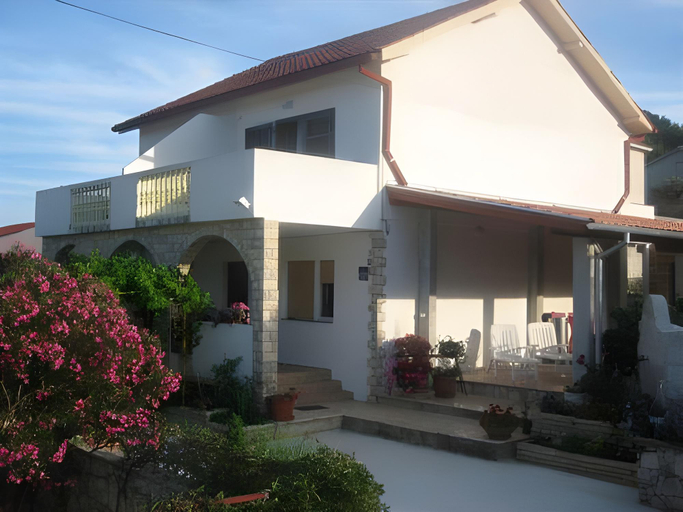 Others 4, Apartments Mais Tisno, Tisno