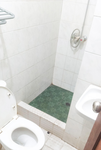 Bathroom 3, Pi Home by Perwira Hub, Yogyakarta
