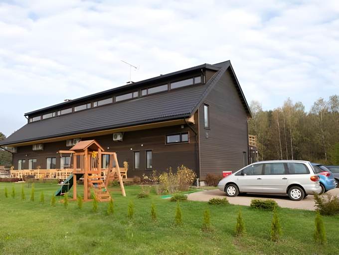 Exterior & Views