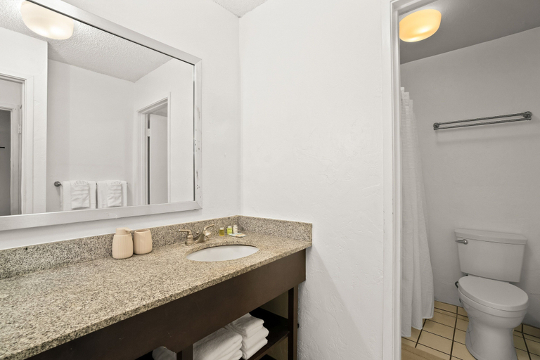 Bathroom, Kauai Plantation Hale Suites E12 1 Bedroom Condo, Kauai