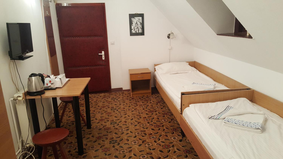Others 2, Pensiunea Podul Minciunilor, Sibiu