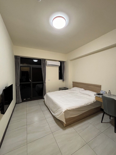 Bedroom 2, Royal  Court B&B, Pingtung