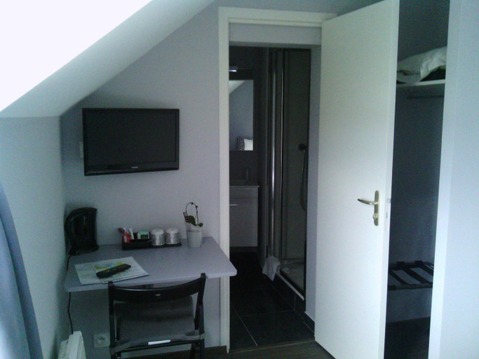 Bathroom 2, Aux Chambres du Mont, Manche