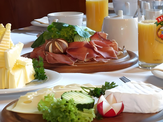 Food & Drinks 5, Hotel B&B Steinasage, Waldshut