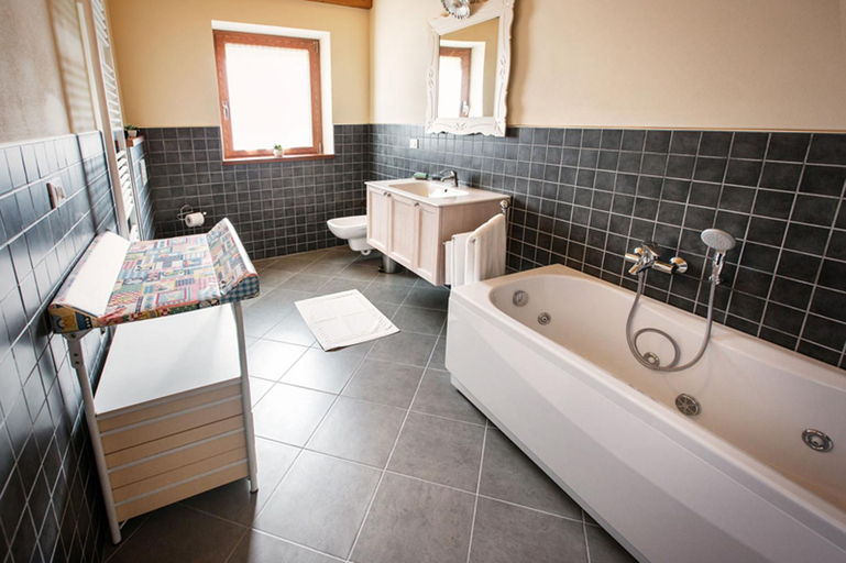 Bedroom 5, La Marmote Albergo Diffuso di Paluzza San Nicolo, Udine