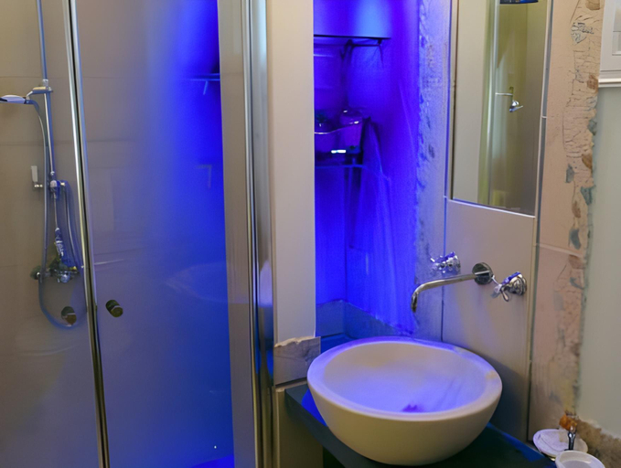 Bathroom 3, Talamo Rooms, Verona