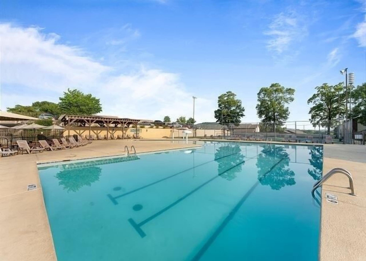 Sport & Beauty 5, Bluffs Oasis 2 Bedroom Condo by RedAwning, Taney