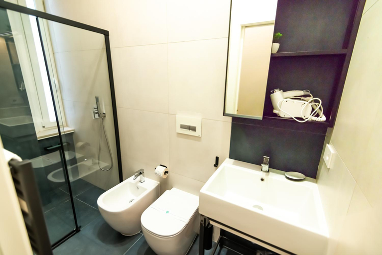 Bathroom 2, B&Bio Architiello, Napoli