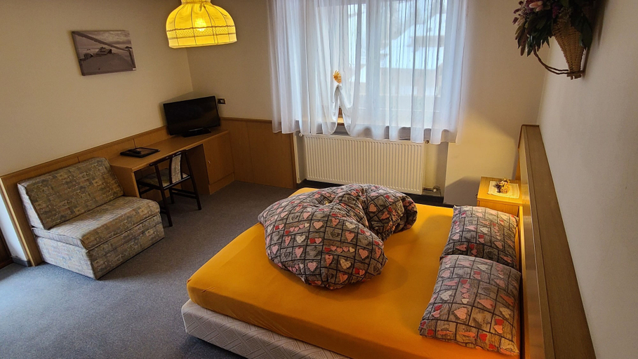 Bedroom 4, Hotel Garnì Ongaro, Belluno