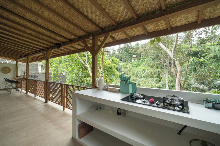 Dining Room 7