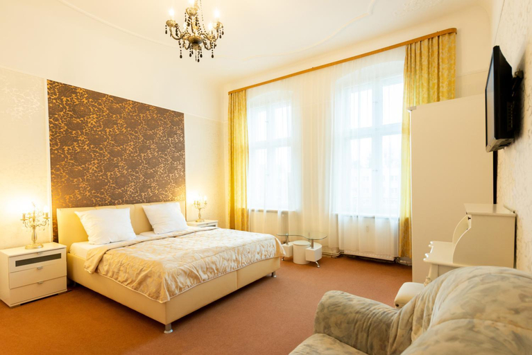 Others 3, Hotel Pension Dahlem, Berlin