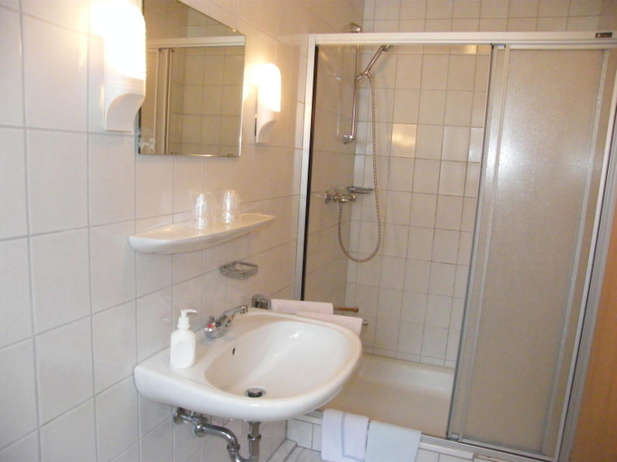 Bathroom, Gasthaus Hotel Pfeifferling, Kassel