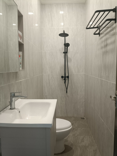 Bathroom 7