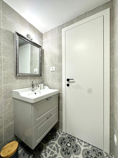 Bathroom 3, Apartments Angela, Piran