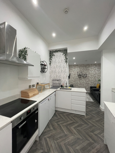 Others 4, Stylish City Center 2 BR Retreat, Sheffield