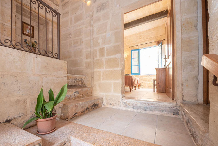 Others 2, Casa Melita