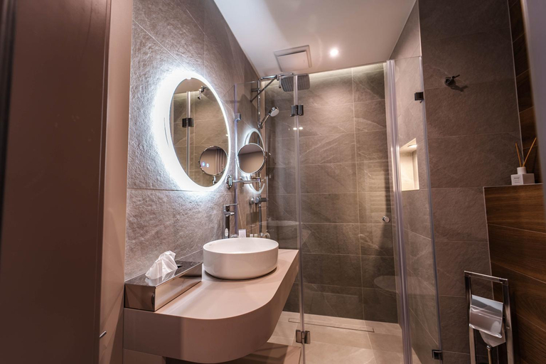 Others 5, Rokusfalvy Borhotel es Fogado, Bicske