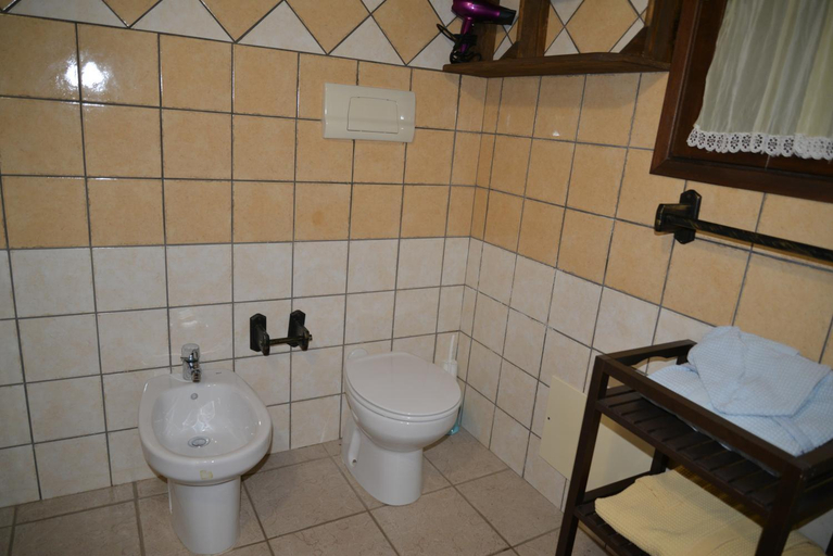 Bathroom 3, Hotel Valle del Cedrino, Nuoro