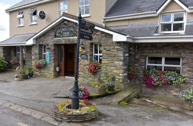 Others 5, An Bothar Pub