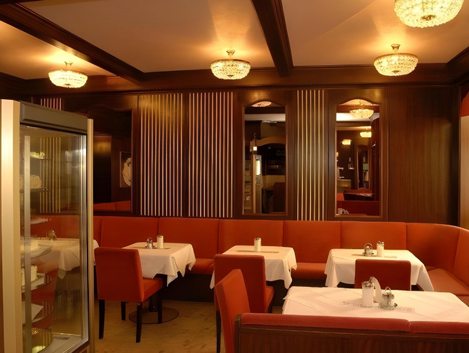 Others 4, Madar Cafe Restaurant zum Fursten, Melk