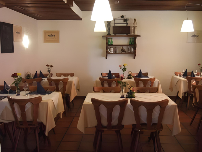 Food & Drinks 4, Studios with Kitchenette, Arlesheim