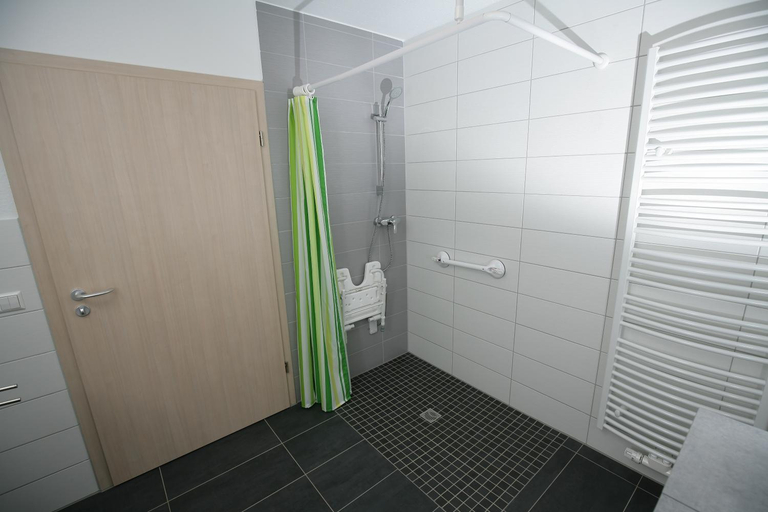Bathroom 3, Hotel am Baronenwald, Göppingen