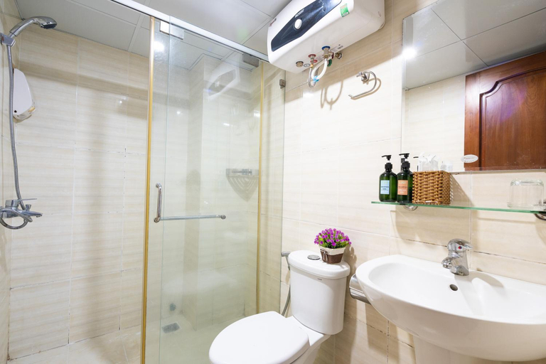 Bathroom 4, Planet Saigon Hotel , Ho Chi Minh City