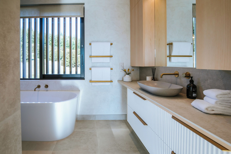Bathroom, Platinum Ridge - Lake Views - Sleeps 8, Queenstown-Lakes