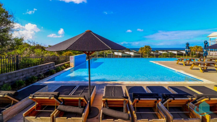 Sport & Beauty, Beachside Oasis, Lake Macquarie - North