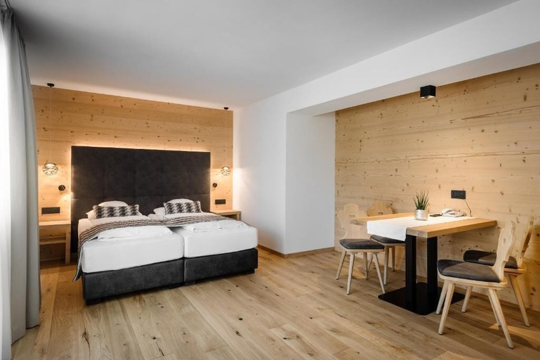 Bedroom 4, Hotel Arkadia - Adults Only, Bolzano