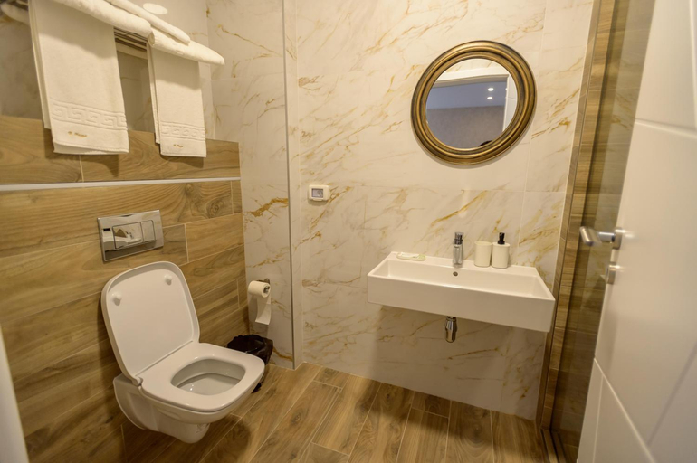 Bathroom 2, Plazza Mamaia Nord, Navodari