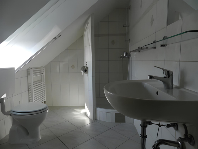 Bathroom 2, Hostel Sonce, Ptuj