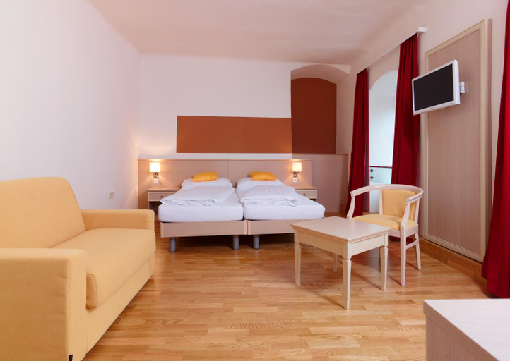 Bedroom 4, CMA Stift Ossiach, Feldkirchen