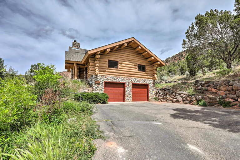 Mountain Retreat with Deck Ski, Soak, Golf, and Hike!, Garfield