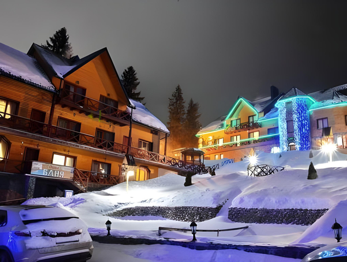 Exterior & Views