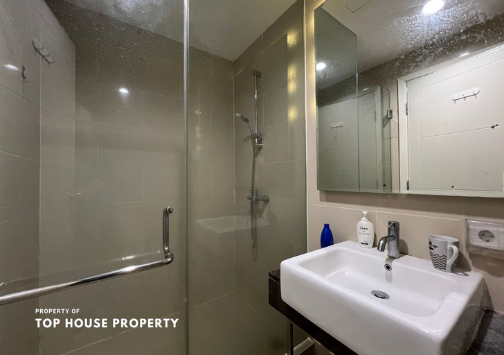 Bathroom, Casa Grande Residence 1 Kamar Mall Kota Kasablanka, Jakarta Selatan
