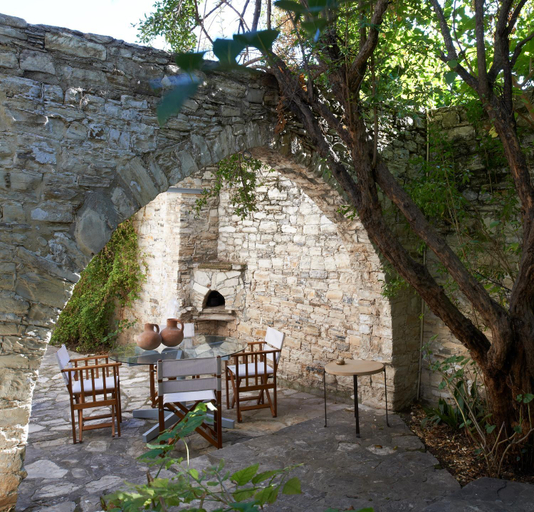 Food & Drinks 4, Ample Places, Larnaca