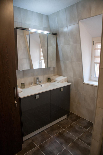 Bathroom 3, Appartements Le Hupsa Pfannala , Haut-Rhin