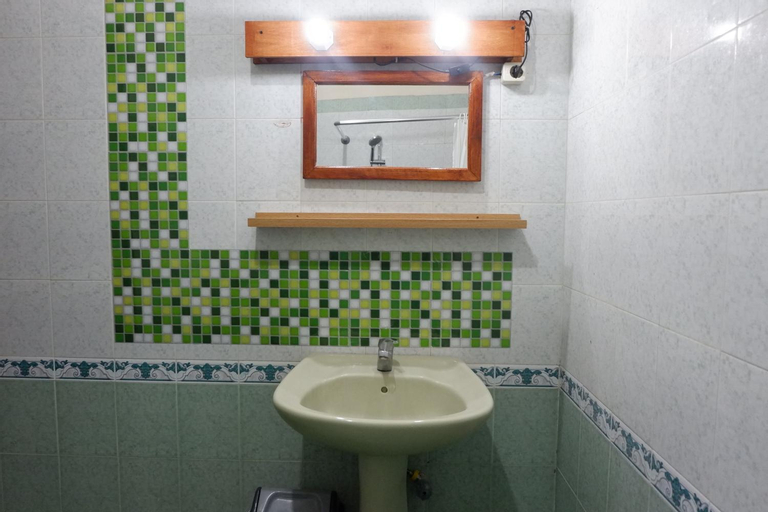 Bathroom 4