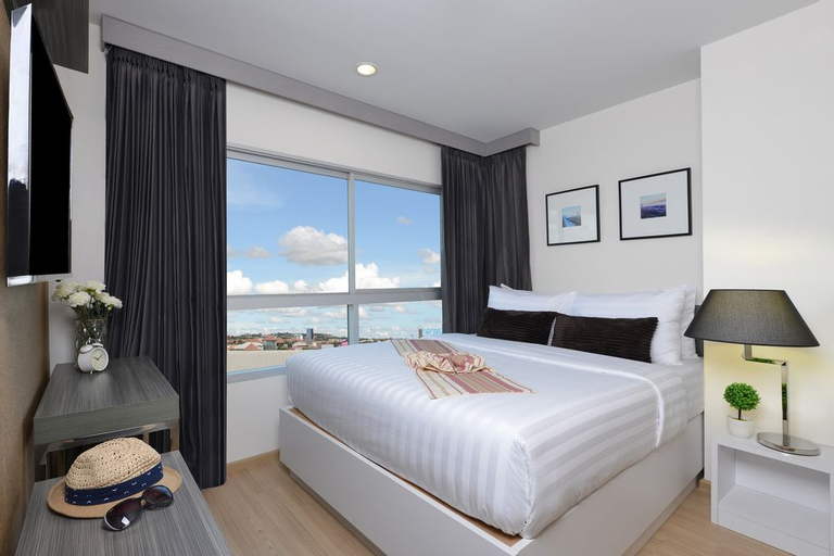 Bedroom 2, The Grass Serviced Suites, Pattaya