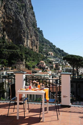 Others 5, B&B Valenti, Salerno